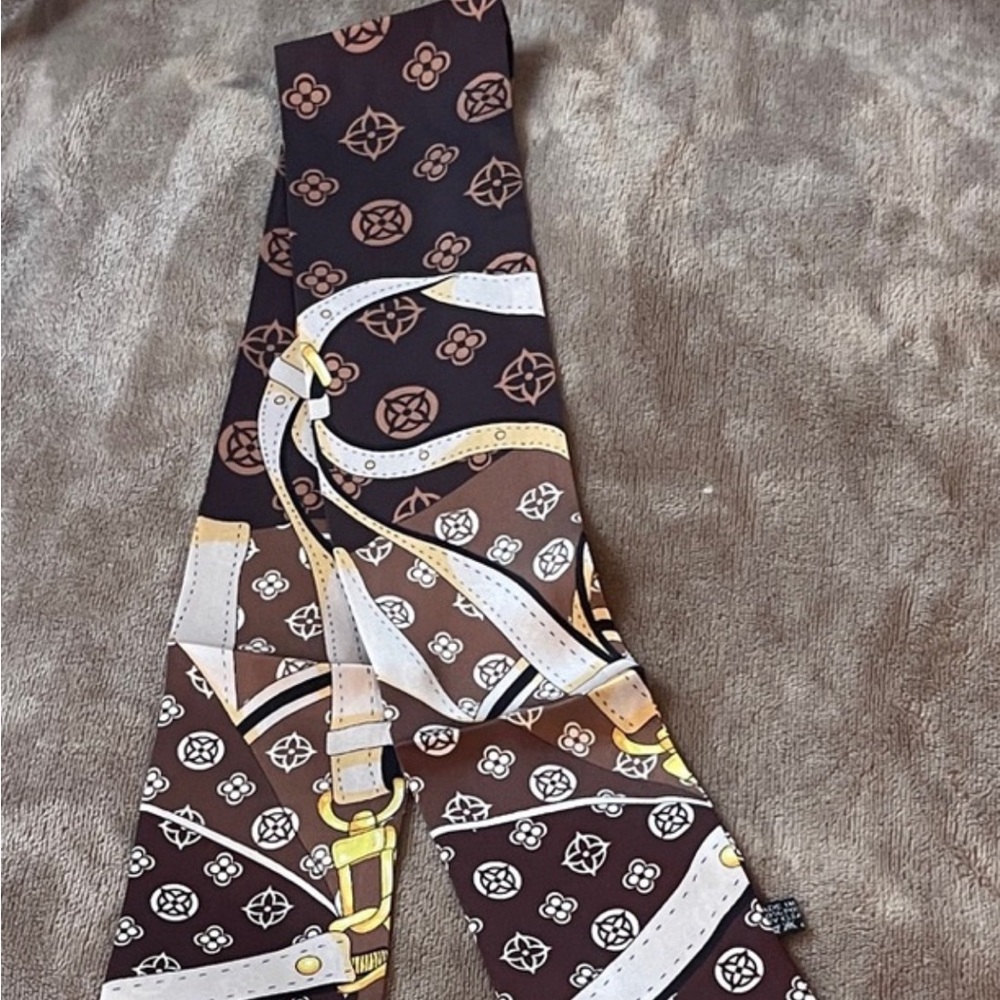 Chic Patterned Brown and Gold Scarf - Picture 2 of 5